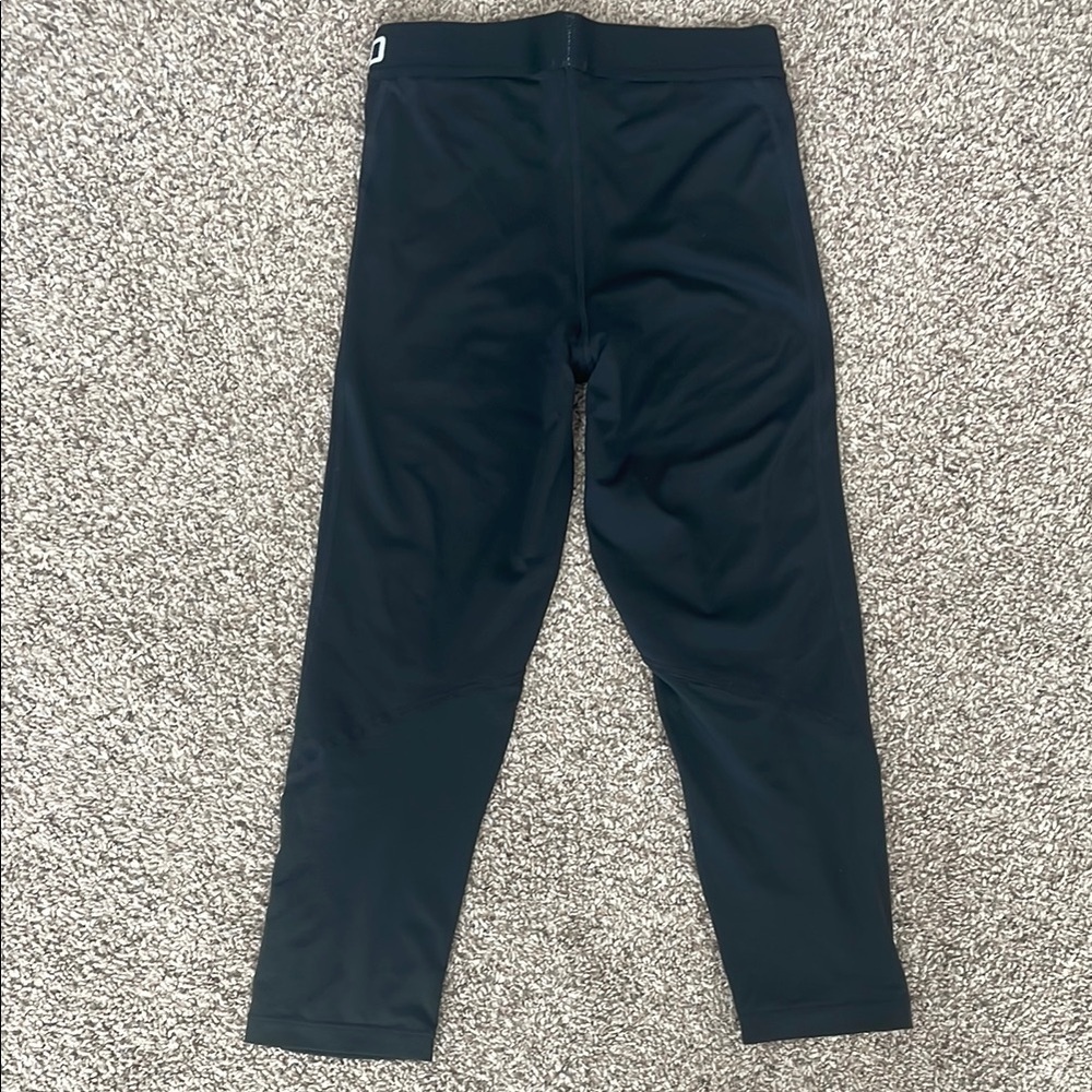 Nike Black Athletic Cropped Leggings - Picture 2 of 3